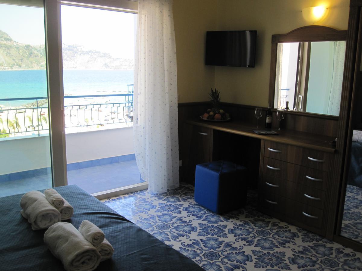 Hotel Panoramic Giardini Naxos Exterior photo