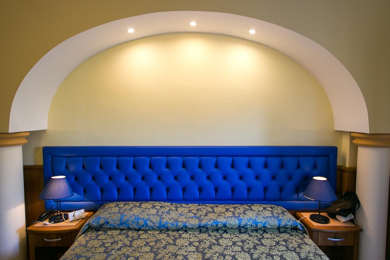 Hotel Panoramic Giardini Naxos Exterior photo