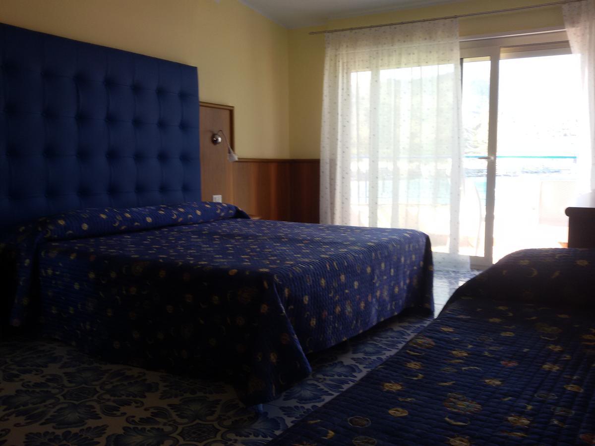 Hotel Panoramic Giardini Naxos Exterior photo
