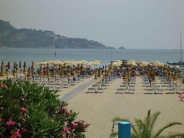 Hotel Panoramic Giardini Naxos Exterior photo