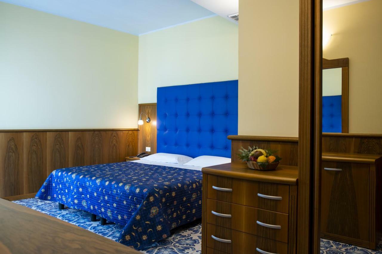 Hotel Panoramic Giardini Naxos Exterior photo