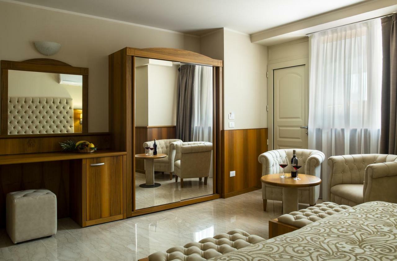 Hotel Panoramic Giardini Naxos Exterior photo