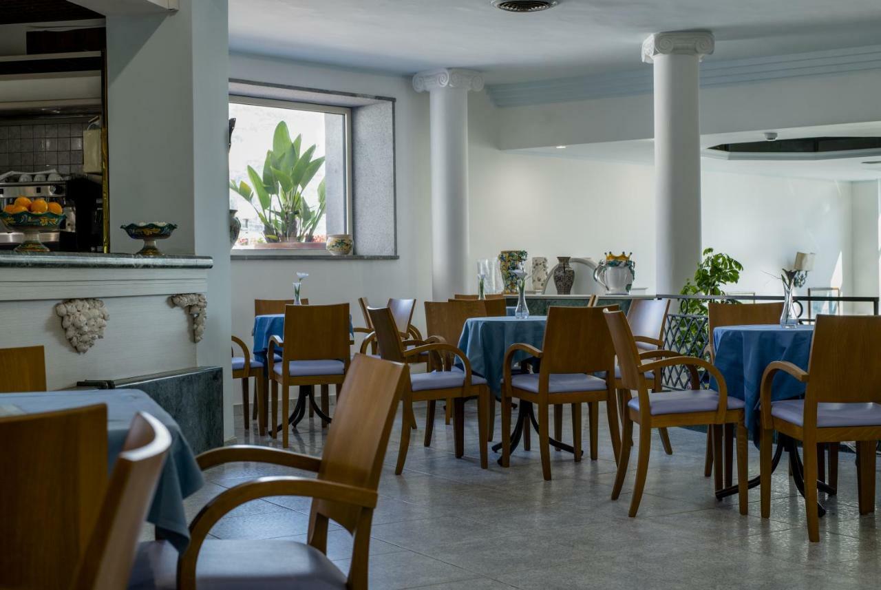 Hotel Panoramic Giardini Naxos Exterior photo